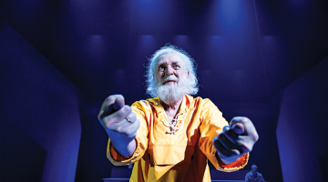 Jāņa Bertolda seniora lomā Juris Lisners.
Foto — Kristaps Kalns